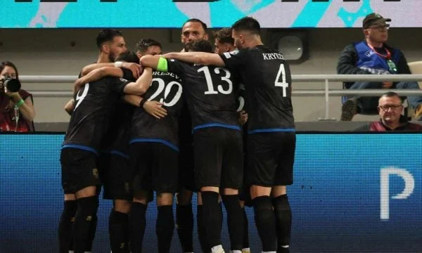 Le Kosovo lance un voyage pour EURO24 ) prendre un point du premier match avec Israël