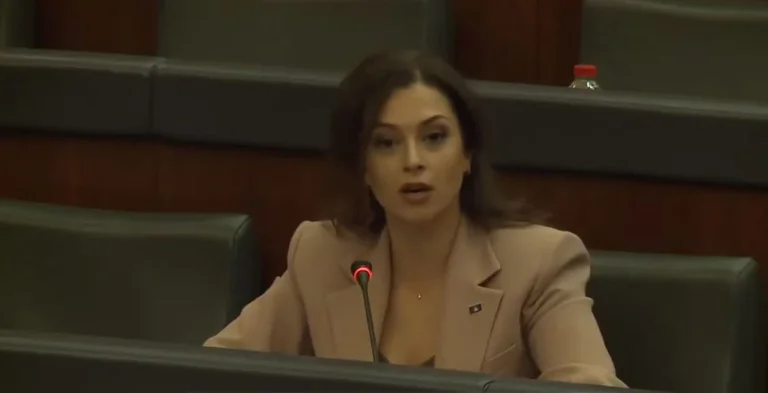 Les députés Kurt et VV ne savent même pas ce qu'est la légitime défense.