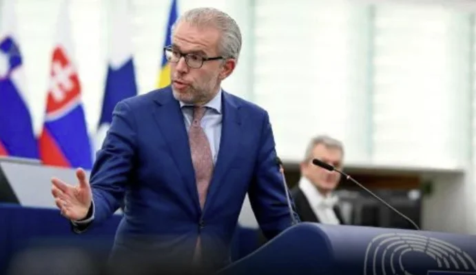 EP verabschiedet Empfehlung zur Visaliberalisierung in zweiter Lesung für Kosovo