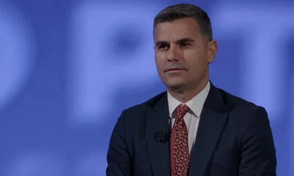 Tahiri: Kurts Prinzipien und Versprechungen starben heute Abend, Beileid