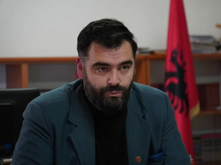Regmi Mustaf: Los serbios de Kosovo carecen de simetría de acuerdo para los albaneses en el valle de Presevo