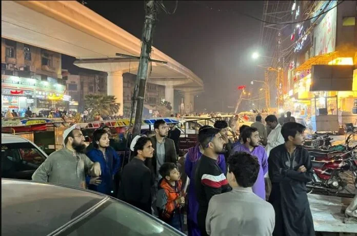 Potenti terremoti in Afghanistan e Pakistan, 12 morti e oltre 200 feriti