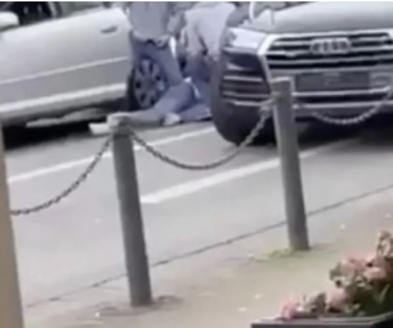 Polizia tedesca arresta i trafficanti albanesi, trascinare a metà città