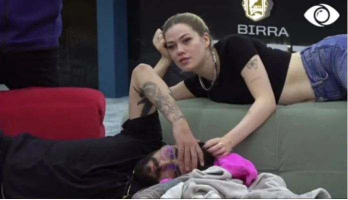 Nach dem Verlassen von Kristi war Casey sehr nah an Lawrence, kümmerte sich um seinen Kopf
