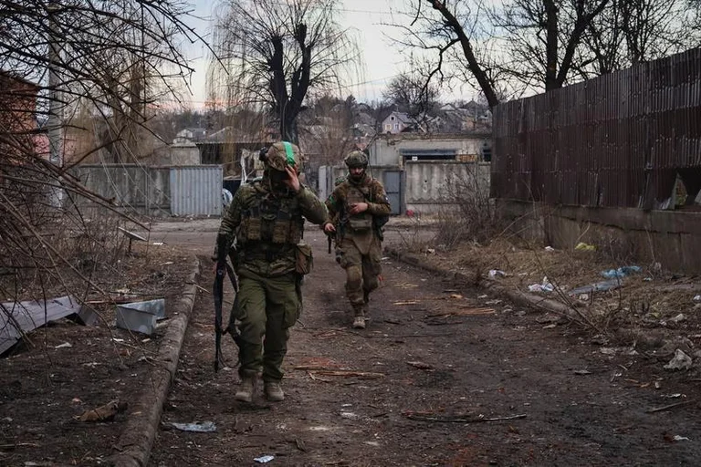 Die Schlacht für Bahmut setzt fort, während die EU Munition für die Ukraine diskutiert