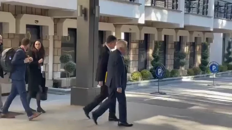 Borrell and Lajcak head towards the state villa where Kurti-Vucciq meeting is held