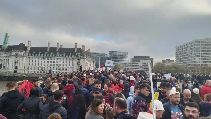 Albanians protest in US, reject agreement