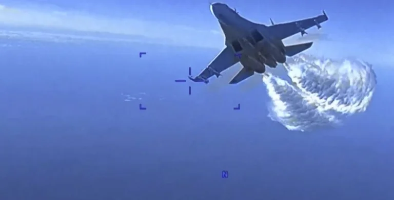 Gli Stati Uniti pubblicano il momento in cui le pompe aeronautiche russe alimentano le sue paure