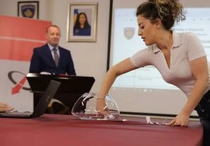 L'AKK ne révèle pas ce qui est arrivé à l'enquête sur les biens de quelque 1 000 agents publics, dont le Premier ministre Kurti.
