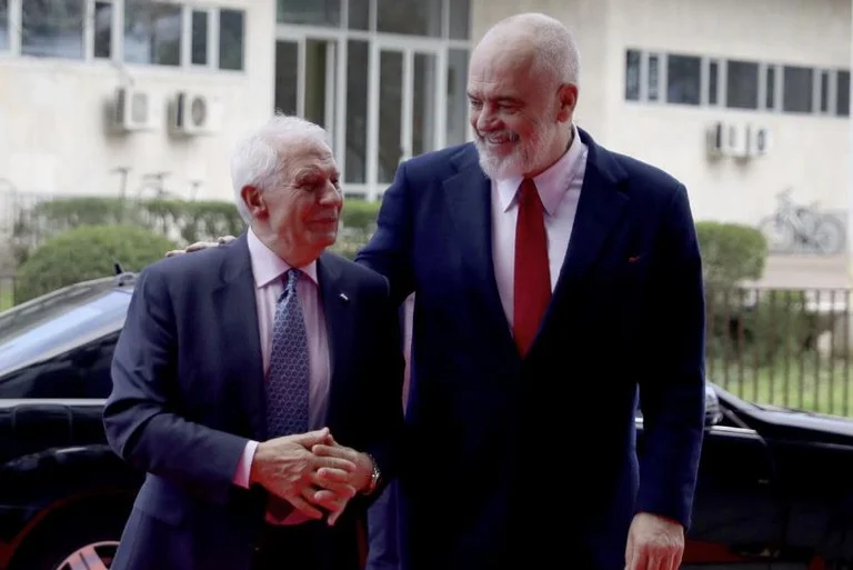 Rama hostet Borrell in Tirana