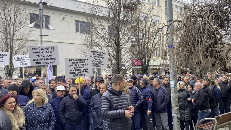 KEK Arbeiter Proteste beginnen über Lohnwanderungen