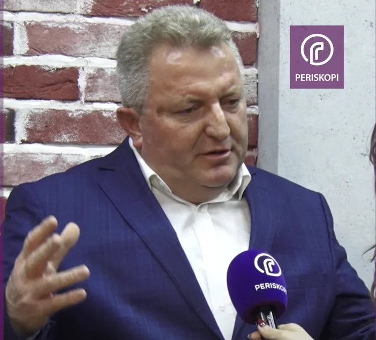 Hisen Berisha: Kurt stellt kein Wissen vor. Dieser Herr hat die Verfassung nicht gelesen. Er ist bewusst betrügt.