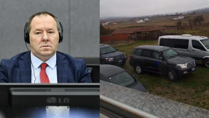 Hysni Gucati in Kosovo zu besuchen seine Mutter