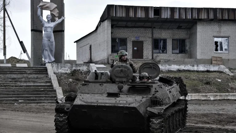 Perché la Russia e l'Ucraina lottano così duramente per Bahmut?