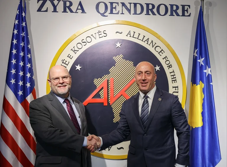 Haradinaj también confirma a Hovenier: AAK respalda la propuesta europea