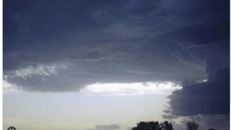 Meteo oggi, con nuvole sparse e calde