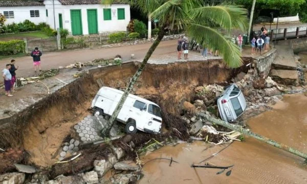 Eight Dead After Land slides in Brazil