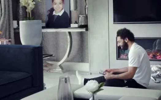 LAST LAST LAST: La casa de Mo Salah, los fans toman objetos inusuales