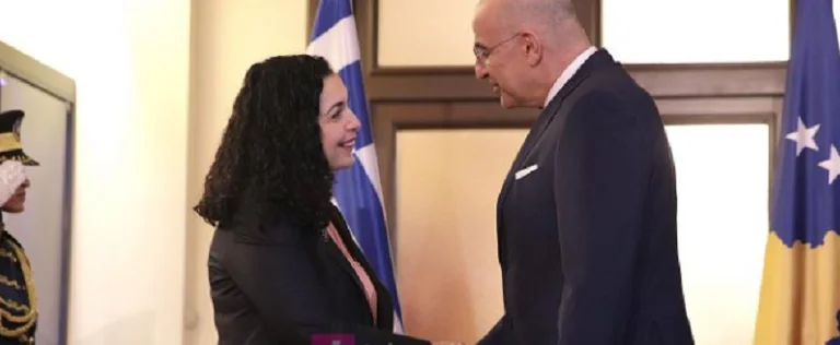 Griechischer Minister erreicht Kosovo, beginnt Treffen mit Präsident Osmani