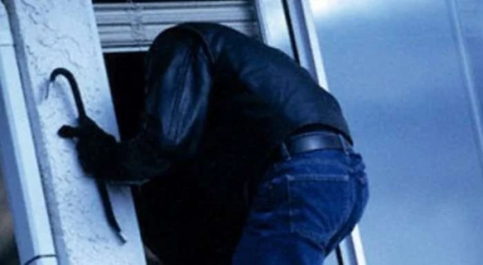 Zvecan: Suspected that through the window he entered the workspace and stole equipment