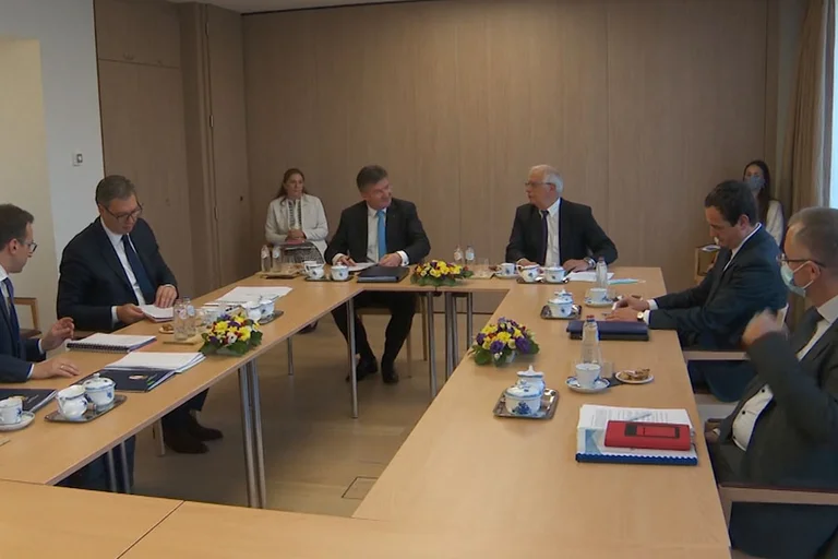 Dialogu Kosovë-Serbi/ Brukseli e pranon që nuk po arrin të sigurojë takim Kurti -Vuçiq