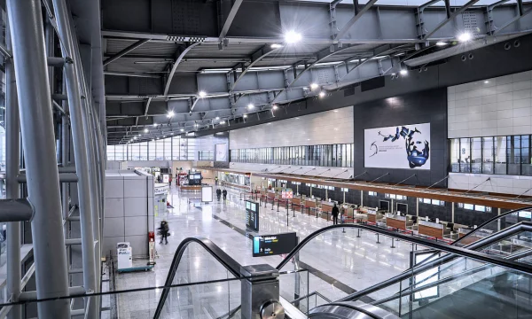 Kosovar is found electrosect at airport, released in regular procedure