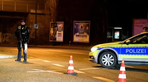 Le message envoyé aux résidents de Hambourg: Restez à l'intérieur, ne sortez pas tout de suite.