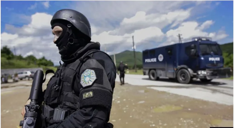 Kosovo-Polizei enthüllt Nachrichten, dass ROSU zwei junge Menschen des serbischen Nationalismus schlug