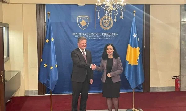 Début de la réunion d'Osmani-Lajcak