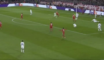 Bayerni kneels nach Paris, Chowpo-Moting verwandelt die Atmosphäre am Stadion