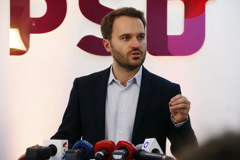 Krasniqi: Rritja e numrit të ministrive nga VV është kryekëput për rehatime e pushtet