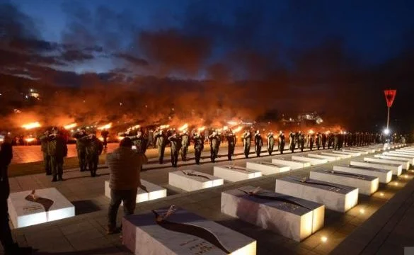 Nuit du feu tenue à Prekaz, KLA Fin de l'âge