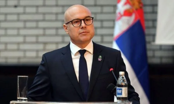 Ministre de la Défense serbe: Nous aimons l'association uniquement selon les principes de l'accord de 2015.