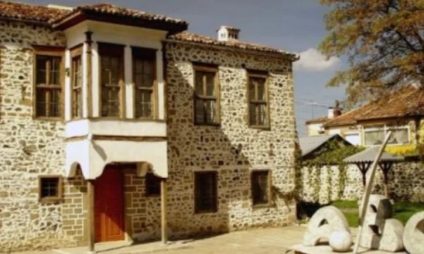 7 mars, Festival des enseignants albanais