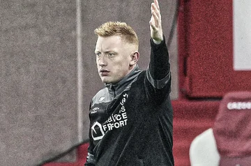 Interessante Geschichte: Reims Coach hat keine Lizenz U n EFA Pro und Club verurteilt zu Geld, wenn er Spiele gewinnt