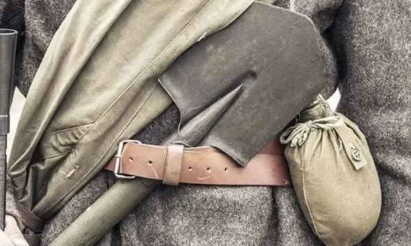British Intelligence: carri armati russi che combattono pale in Ucraina