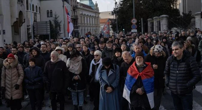 Les nationalistes serbes protestent contre les pourparlers au Kosovo