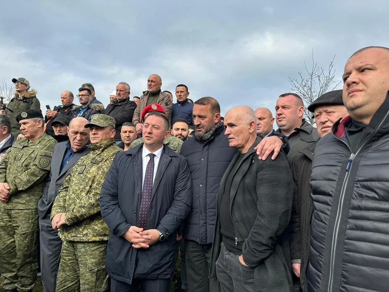 Daut Haradinaj: Le manque de nazis dans la tombe de frère