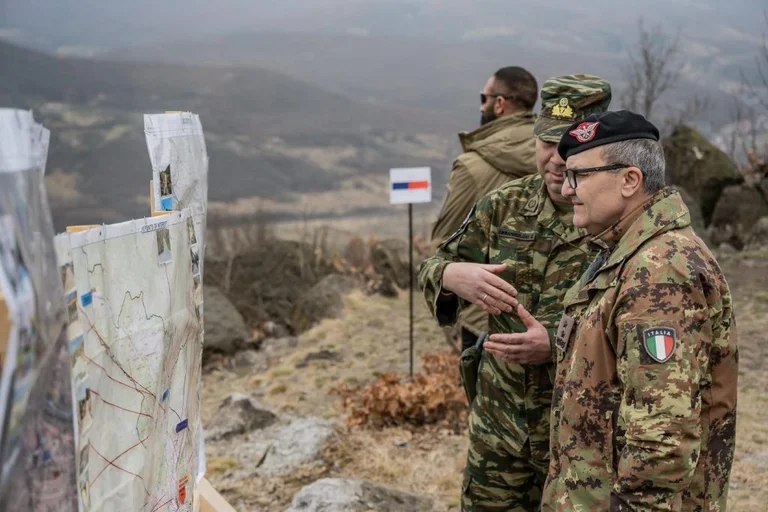 Le commandant de la KFOR a visité des soldats à Zvecan