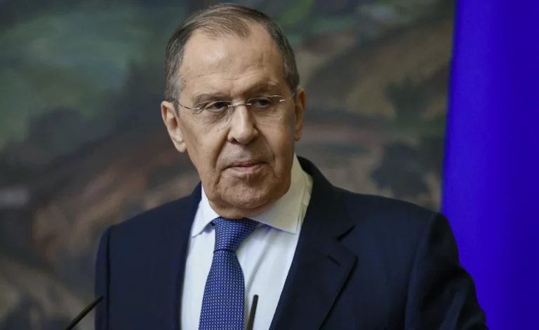 Lavrov: Les Serbes sont trompés dans l'association comme la Russie est trompée avec l'accord de Minsk