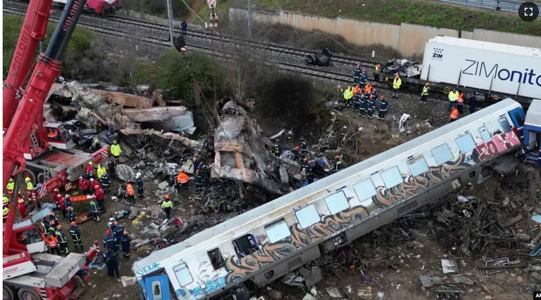 Le nombre de morts de l'accident de train en Grèce s'élève à 57