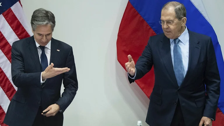 Blinken y Lavrov se reúnen por primera vez desde la invasión rusa de Ucrania