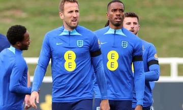 Englands Angreifer Risiken ausgesetzt, gibt zu, dass er Wetten gespielt hat