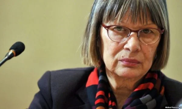 Natasa a poursuivi la démission du Fonds pour le droit humanitaire