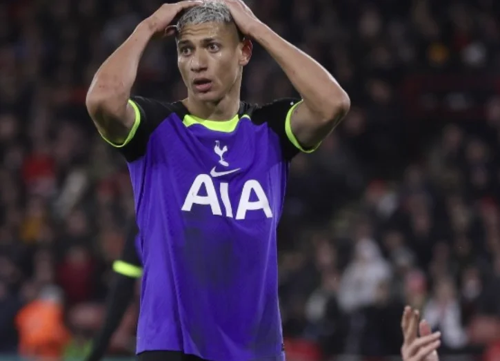 Quatre équipes assurent l'entraînement à la FA Cup, éliminent Tottenham