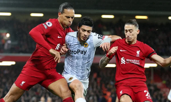 Liverpool no está mal con Lobos.