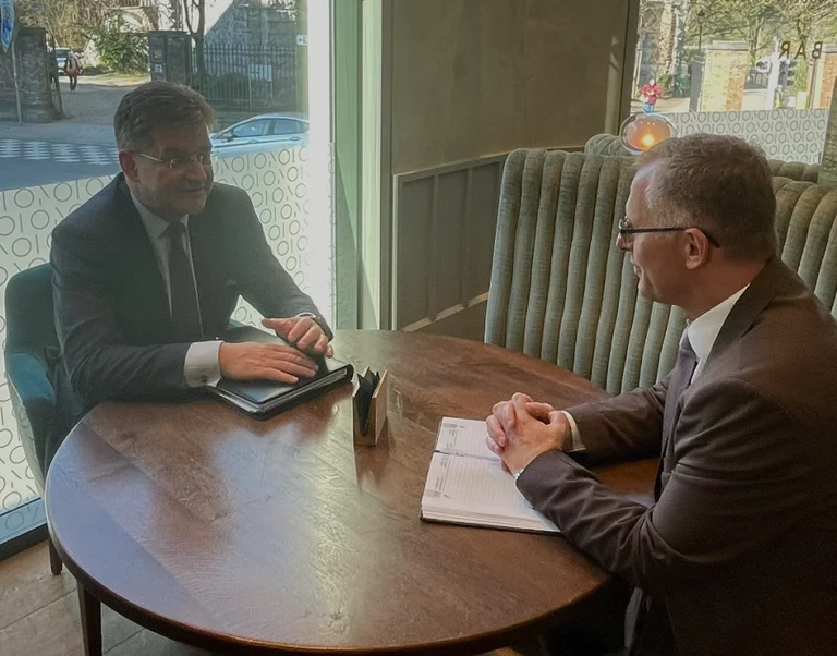 Discussions sur l'accord, Lajcak continue même avec Bislitrim, révélant les détails de leur rencontre