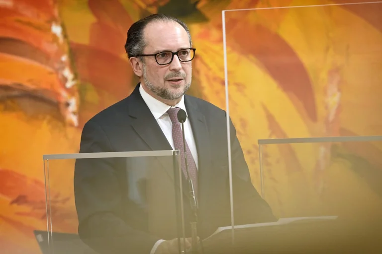Austrian top diplomat welcomes Kurti, Vuciq agreement in Brussels