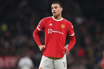 Greenwood trifft sich mit Club-Führungen, nachdem Vergewaltigungsgebühren fallen