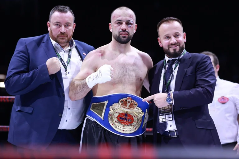 Isofi dice di aver protetto il campione del titolo in seria salute